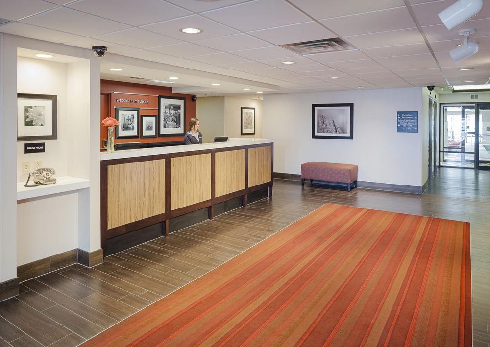 Hampton Inn Madison East Towne Mall Area Экстерьер фото