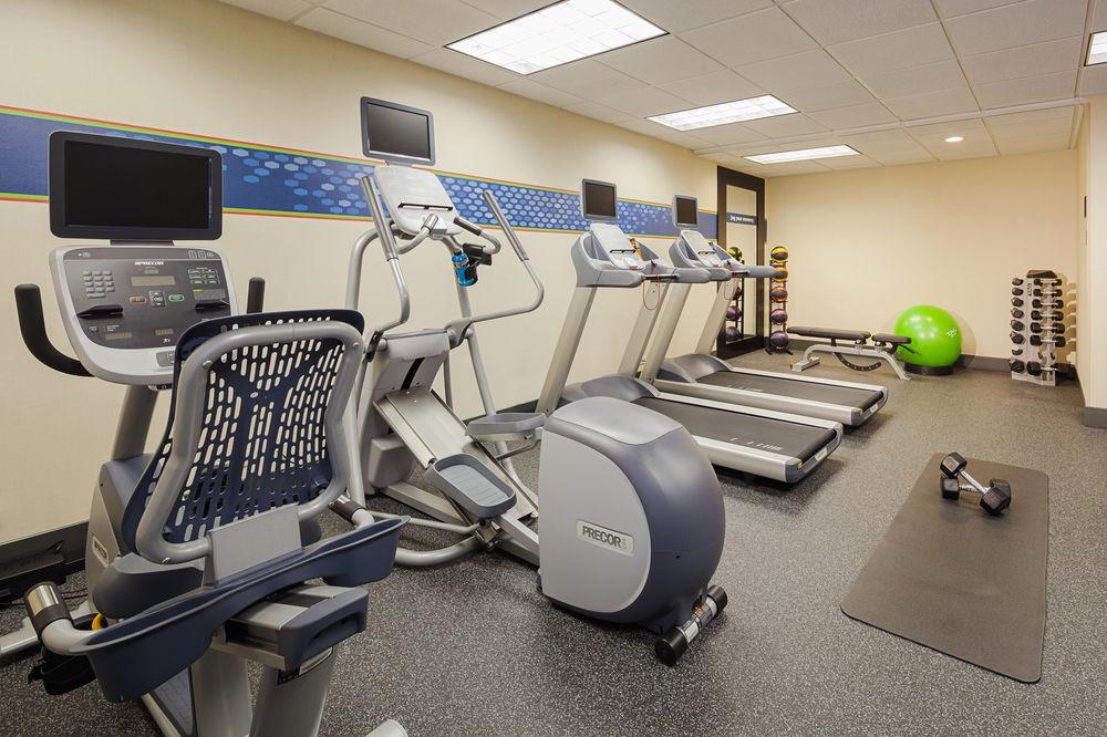 Hampton Inn Madison East Towne Mall Area Экстерьер фото
