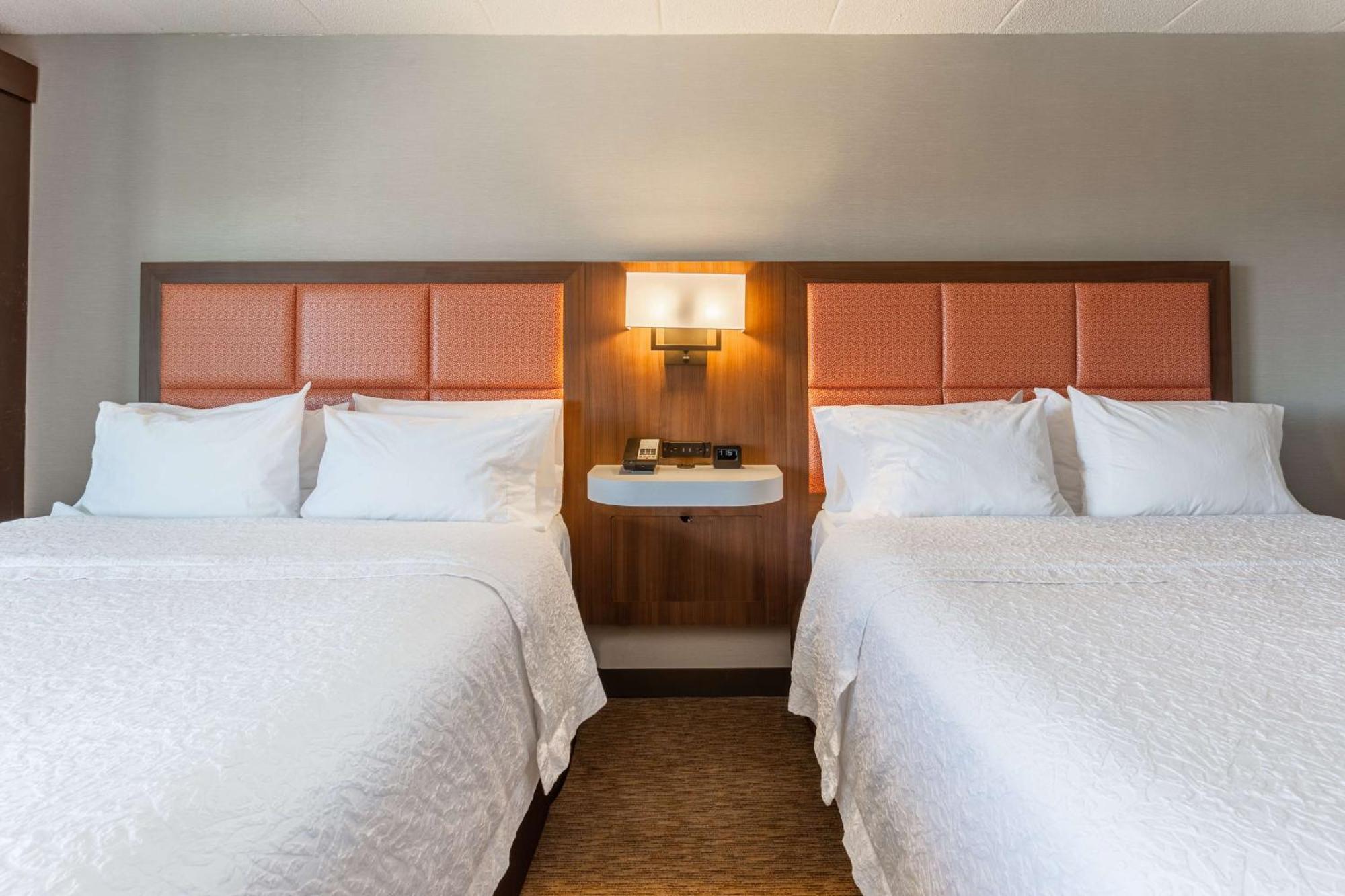 Hampton Inn Madison East Towne Mall Area Экстерьер фото