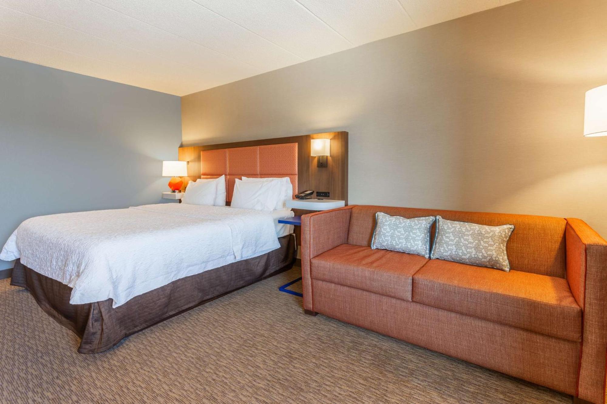 Hampton Inn Madison East Towne Mall Area Экстерьер фото