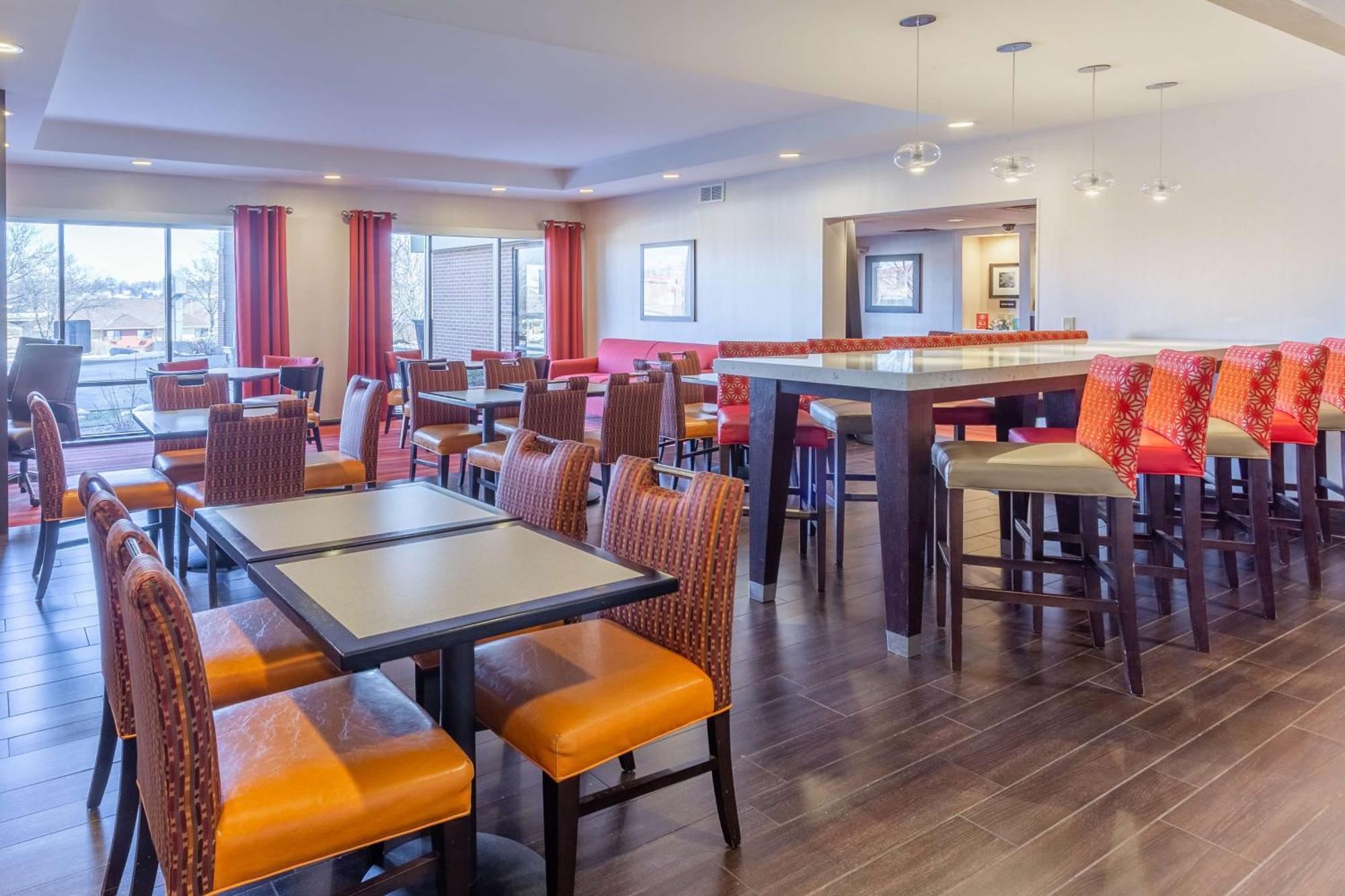 Hampton Inn Madison East Towne Mall Area Экстерьер фото
