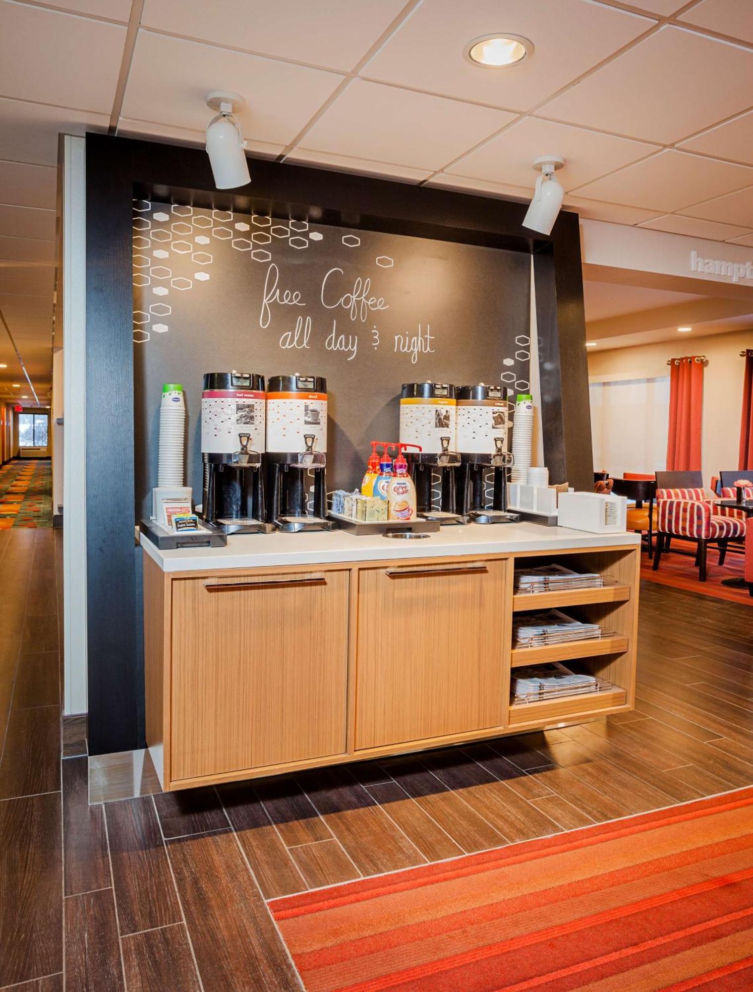 Hampton Inn Madison East Towne Mall Area Экстерьер фото