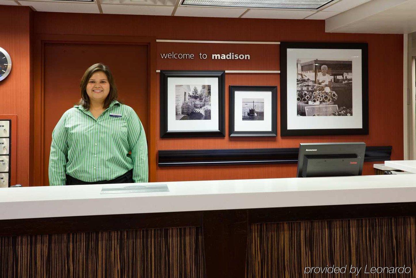 Hampton Inn Madison East Towne Mall Area Интерьер фото