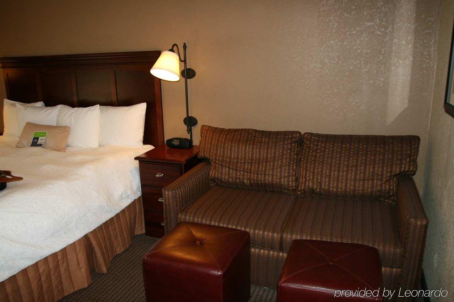 Hampton Inn Madison East Towne Mall Area Номер фото